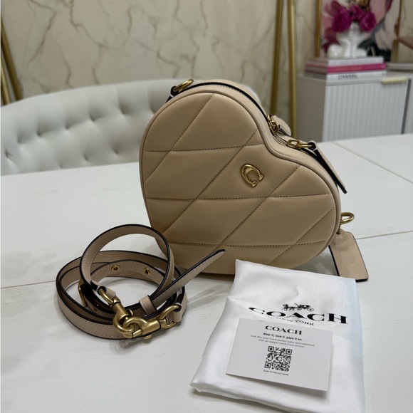 COACH quilted heart purse - Picture 6 of 6